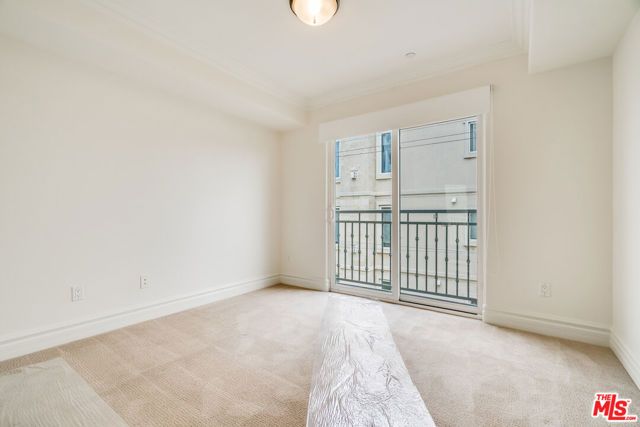 8610 Chalmers Drive 302, Los Angeles, CA 90035