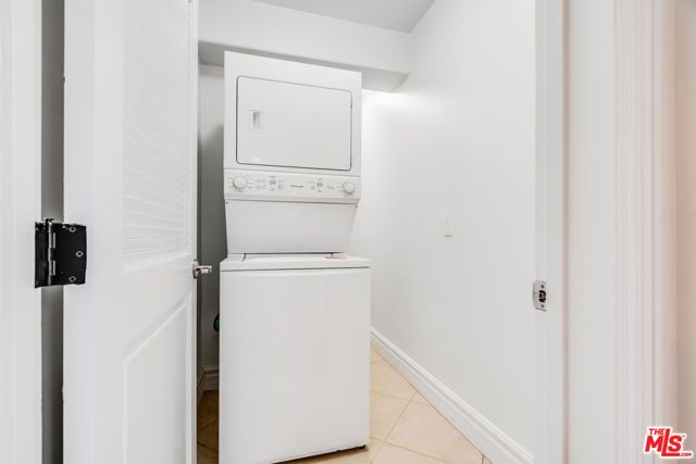 8610 Chalmers Drive 302, Los Angeles, CA 90035
