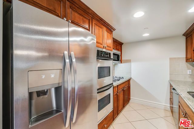 8610 Chalmers Drive 302, Los Angeles, CA 90035