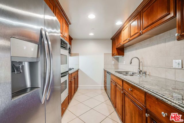 8610 Chalmers Drive 302, Los Angeles, CA 90035