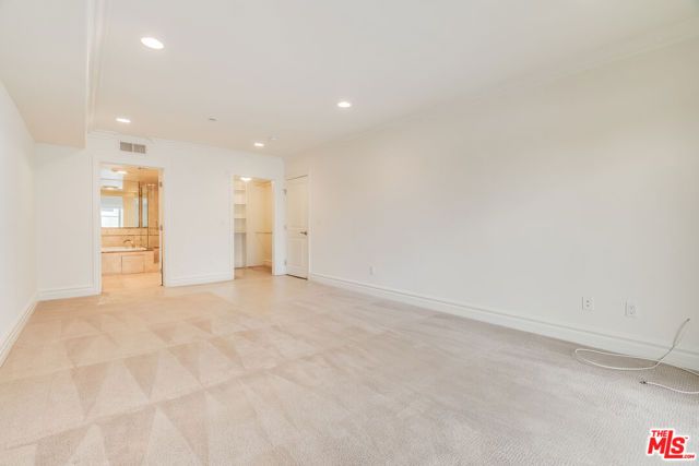8610 Chalmers Drive 302, Los Angeles, CA 90035