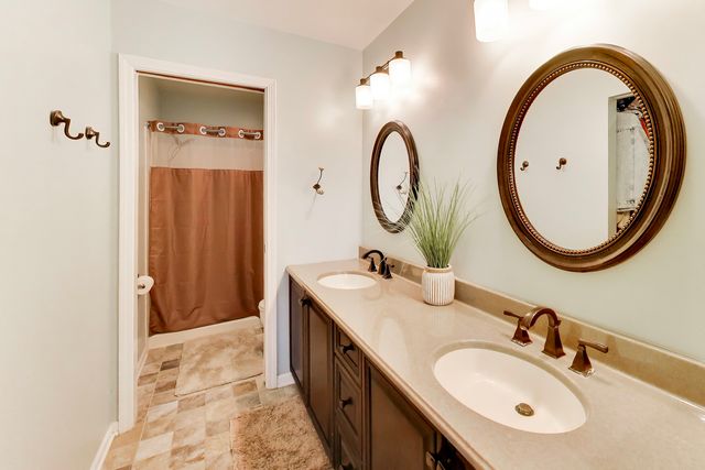 334 Bristol Lane, Fox River Grove, IL 60021