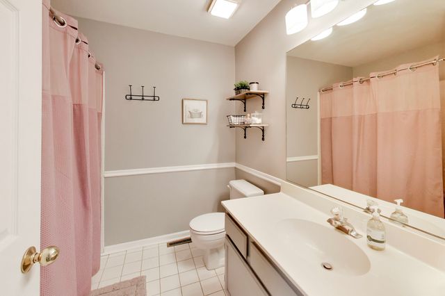 334 Bristol Lane, Fox River Grove, IL 60021