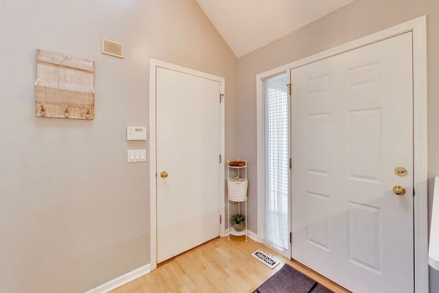 334 Bristol Lane, Fox River Grove, IL 60021