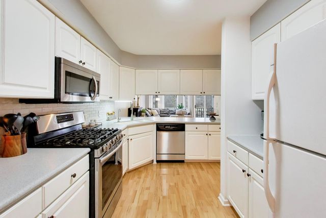 334 Bristol Lane, Fox River Grove, IL 60021