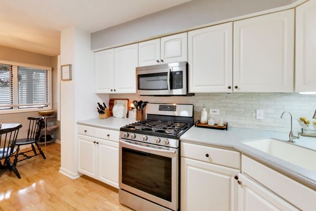 334 Bristol Lane, Fox River Grove, IL 60021