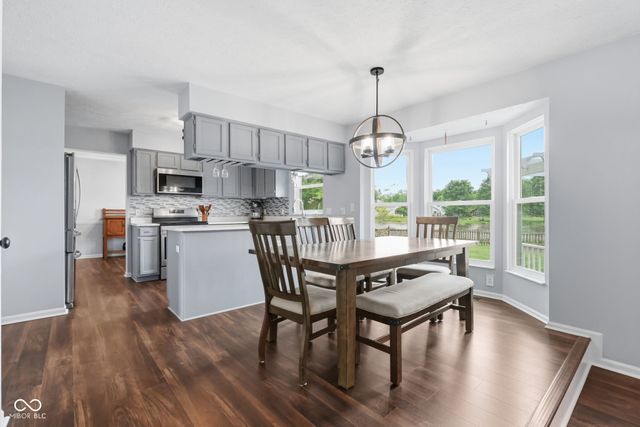 630 Creston Point Circle, Indianapolis, IN 46239