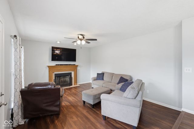 630 Creston Point Circle, Indianapolis, IN 46239