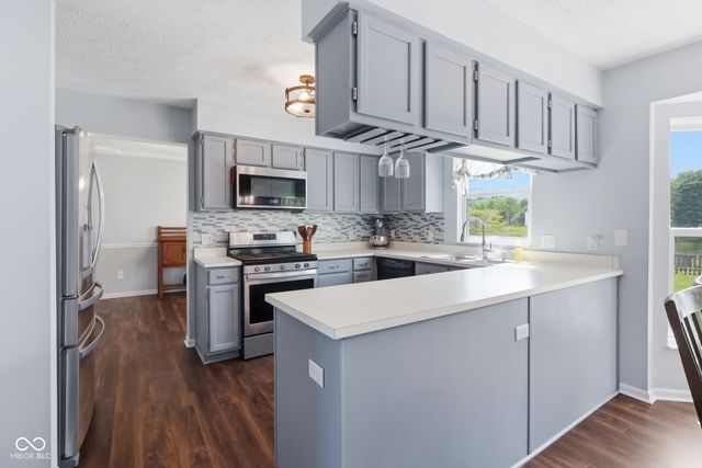 630 Creston Point Circle, Indianapolis, IN 46239