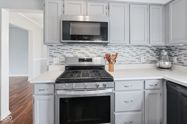 630 Creston Point Circle, Indianapolis, IN 46239