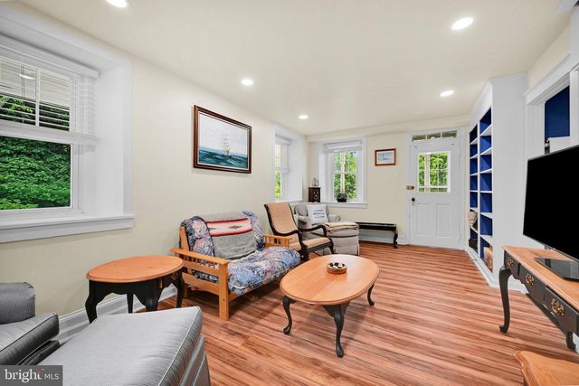 2694 CHARLESTOWN RD, Lancaster, PA 17603