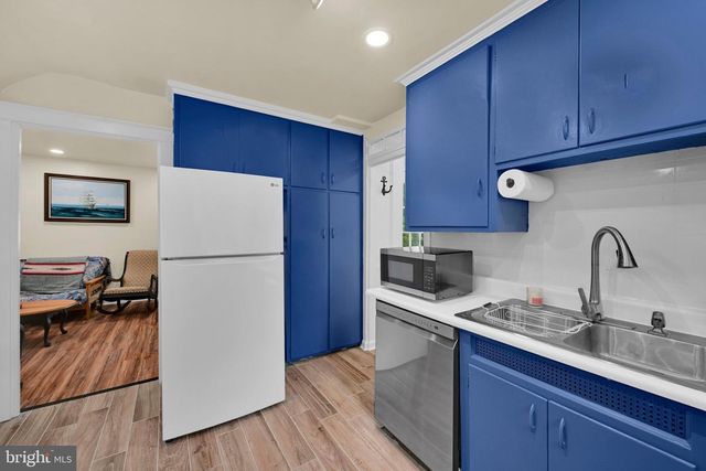 2694 CHARLESTOWN RD, Lancaster, PA 17603