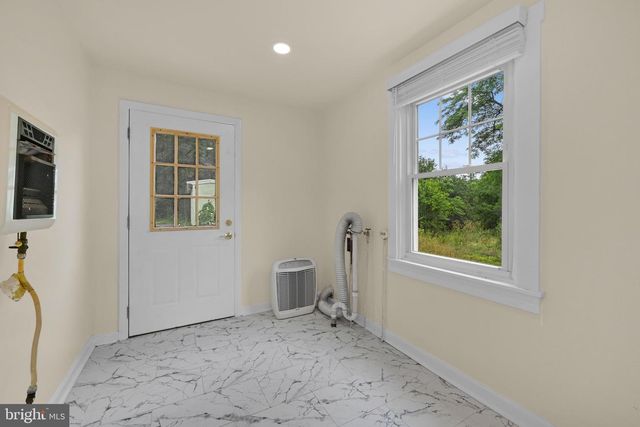 2694 CHARLESTOWN RD, Lancaster, PA 17603