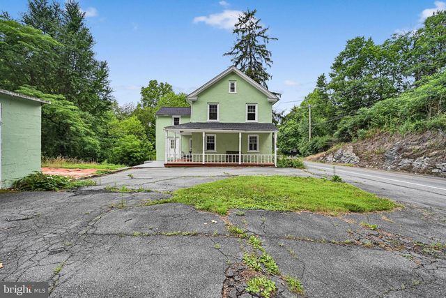 2694 CHARLESTOWN RD, Lancaster, PA 17603