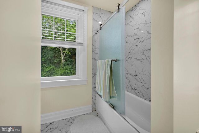 2694 CHARLESTOWN RD, Lancaster, PA 17603