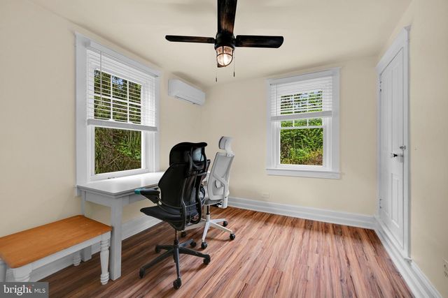 2694 CHARLESTOWN RD, Lancaster, PA 17603