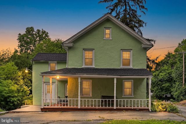 2694 CHARLESTOWN RD, Lancaster, PA 17603