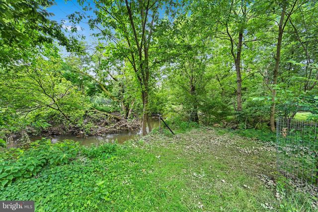 2694 CHARLESTOWN RD, Lancaster, PA 17603