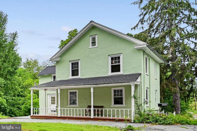 2694 CHARLESTOWN RD, Lancaster, PA 17603