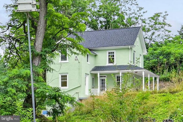 2694 CHARLESTOWN RD, Lancaster, PA 17603