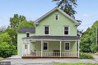 2694 CHARLESTOWN RD, Lancaster, PA 17603
