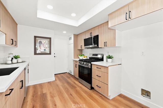 8601 Sunland 5, Sun Valley, CA 91352