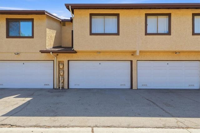 8601 Sunland 5, Sun Valley, CA 91352