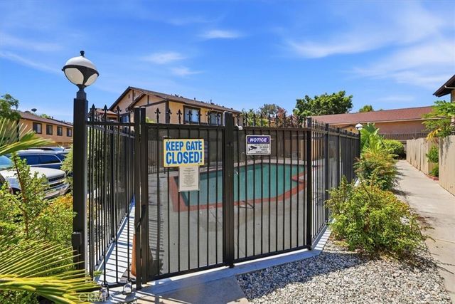 8601 Sunland 5, Sun Valley, CA 91352