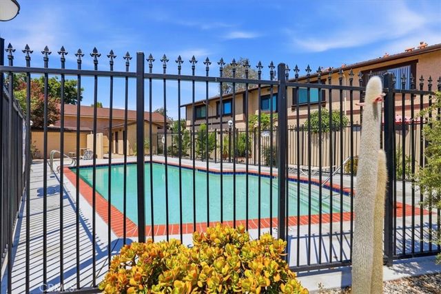 8601 Sunland 5, Sun Valley, CA 91352