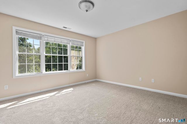 2720 State Street 21, Hamden, CT 06517