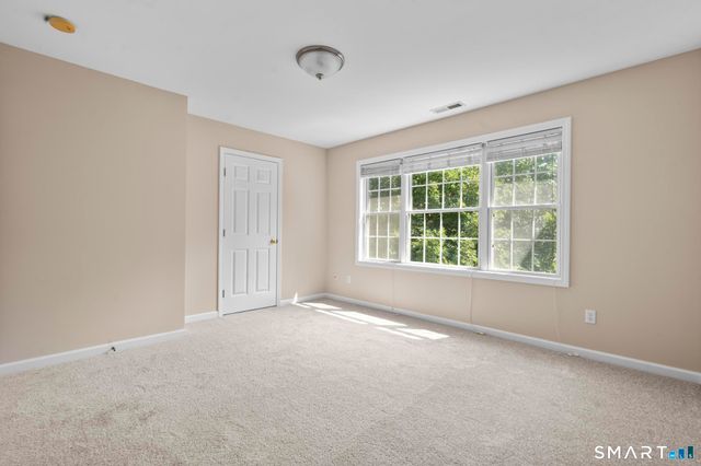 2720 State Street 21, Hamden, CT 06517
