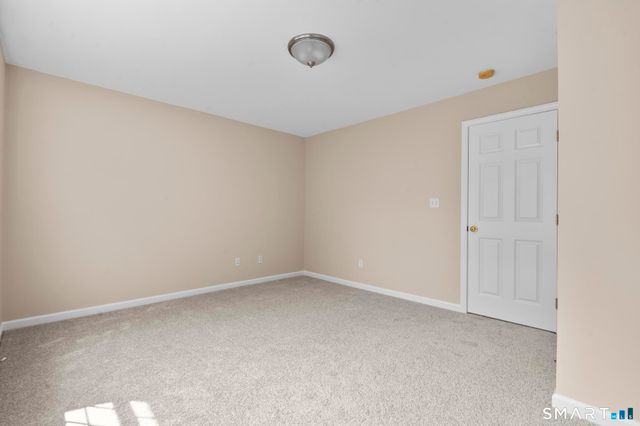 2720 State Street 21, Hamden, CT 06517