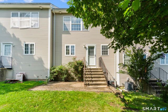 2720 State Street 21, Hamden, CT 06517