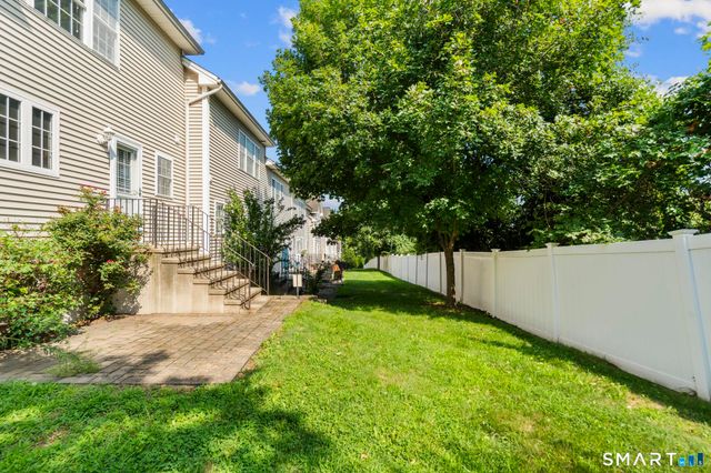 2720 State Street 21, Hamden, CT 06517