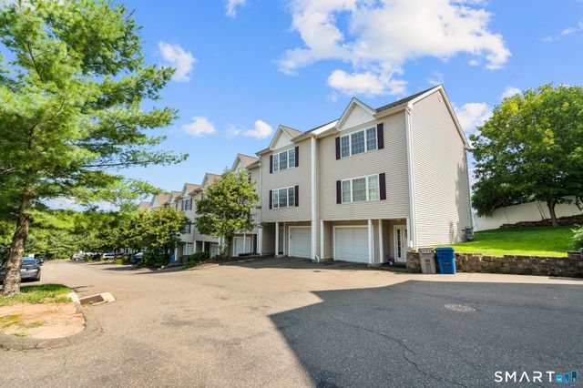 2720 State Street 21, Hamden, CT 06517