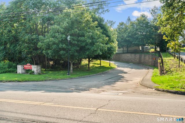 2720 State Street 21, Hamden, CT 06517