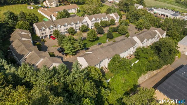 2720 State Street 21, Hamden, CT 06517