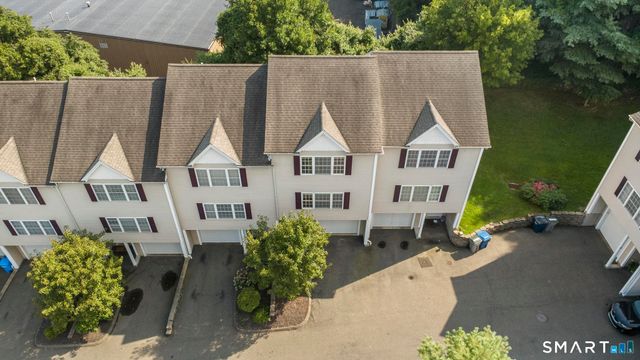 2720 State Street 21, Hamden, CT 06517