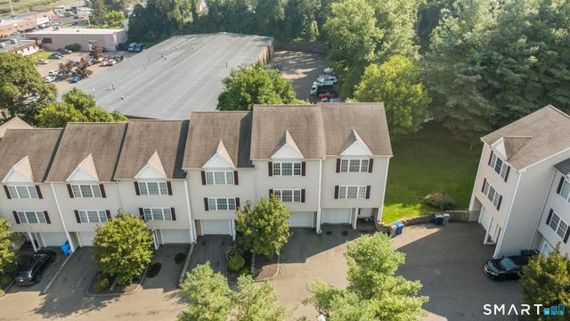 2720 State Street 21, Hamden, CT 06517