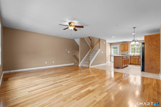 2720 State Street 21, Hamden, CT 06517