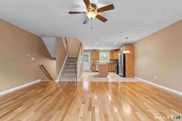 2720 State Street 21, Hamden, CT 06517