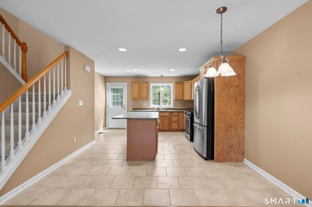 2720 State Street 21, Hamden, CT 06517