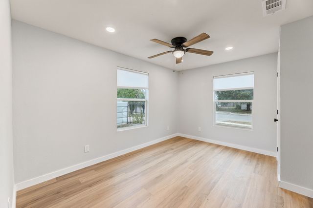 2512 Campbell Street, Fort Worth, TX 76105