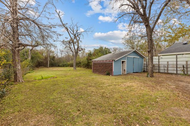 2512 Campbell Street, Fort Worth, TX 76105