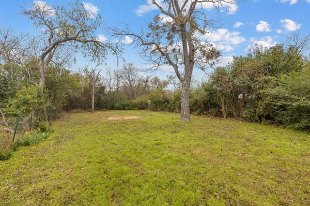 2512 Campbell Street, Fort Worth, TX 76105