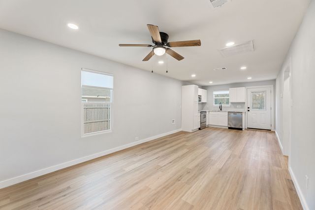 2512 Campbell Street, Fort Worth, TX 76105