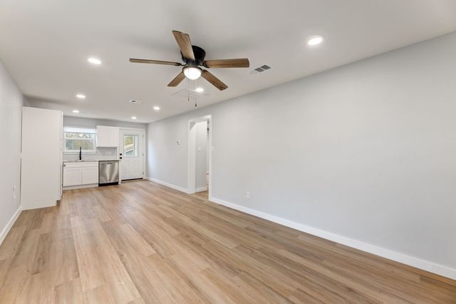 2512 Campbell Street, Fort Worth, TX 76105