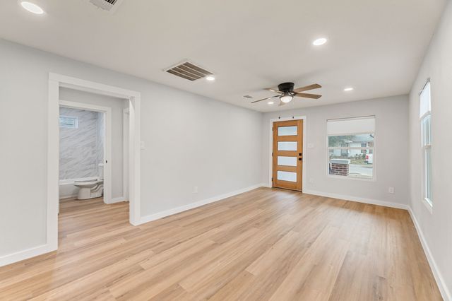 2512 Campbell Street, Fort Worth, TX 76105