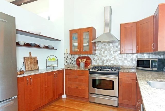 88 Saint Mary St, Needham, MA 02494