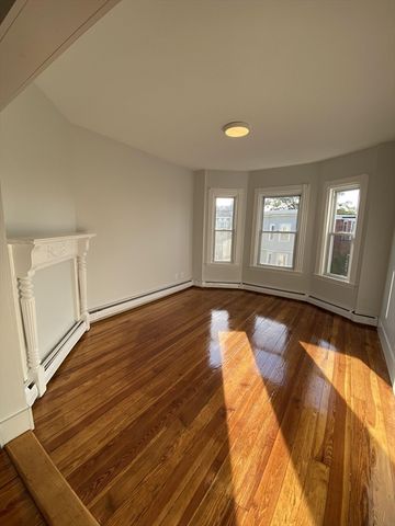 632 Dorchester Ave. 3, Boston, MA 02127